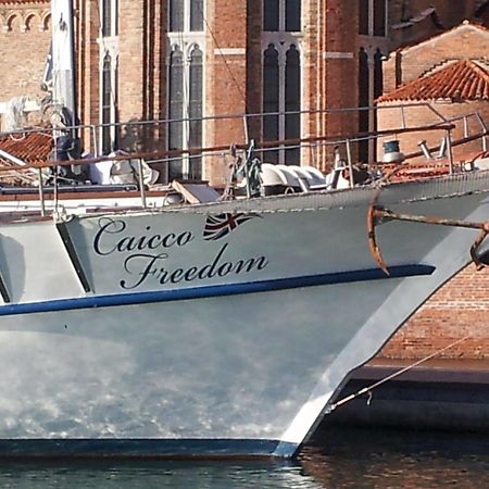 Venezia Boat & Breakfast Caicco Freedom Hotel Exterior photo