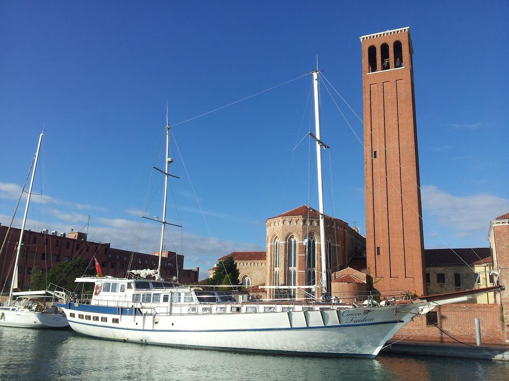 Venezia Boat & Breakfast Caicco Freedom Hotel Exterior photo
