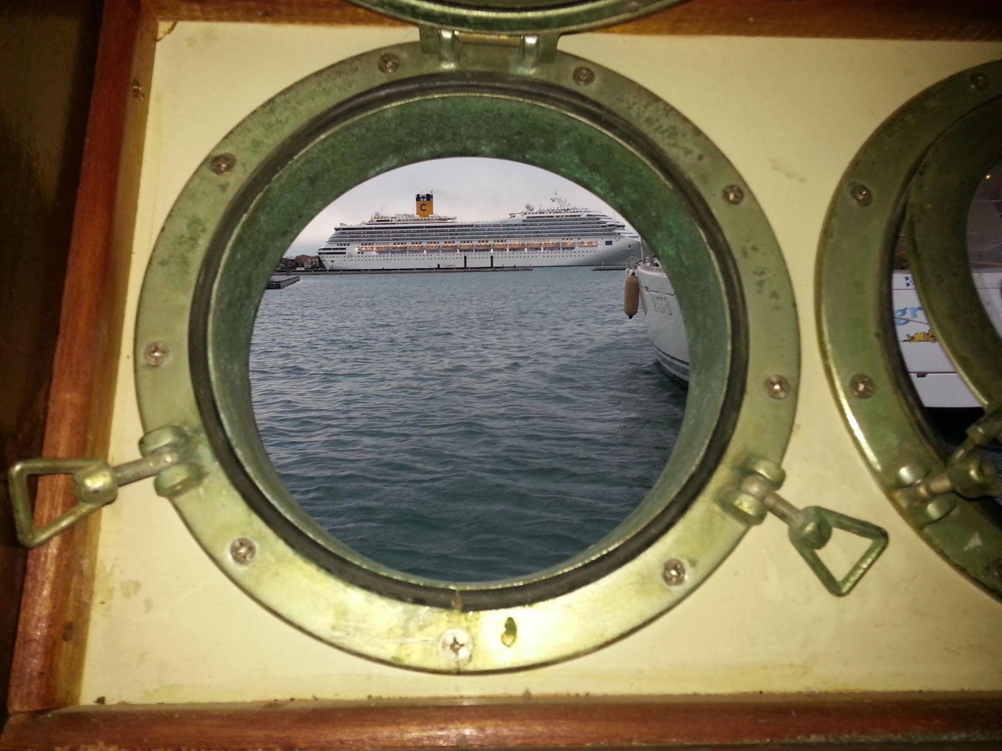 Venezia Boat & Breakfast Caicco Freedom Hotel Exterior photo
