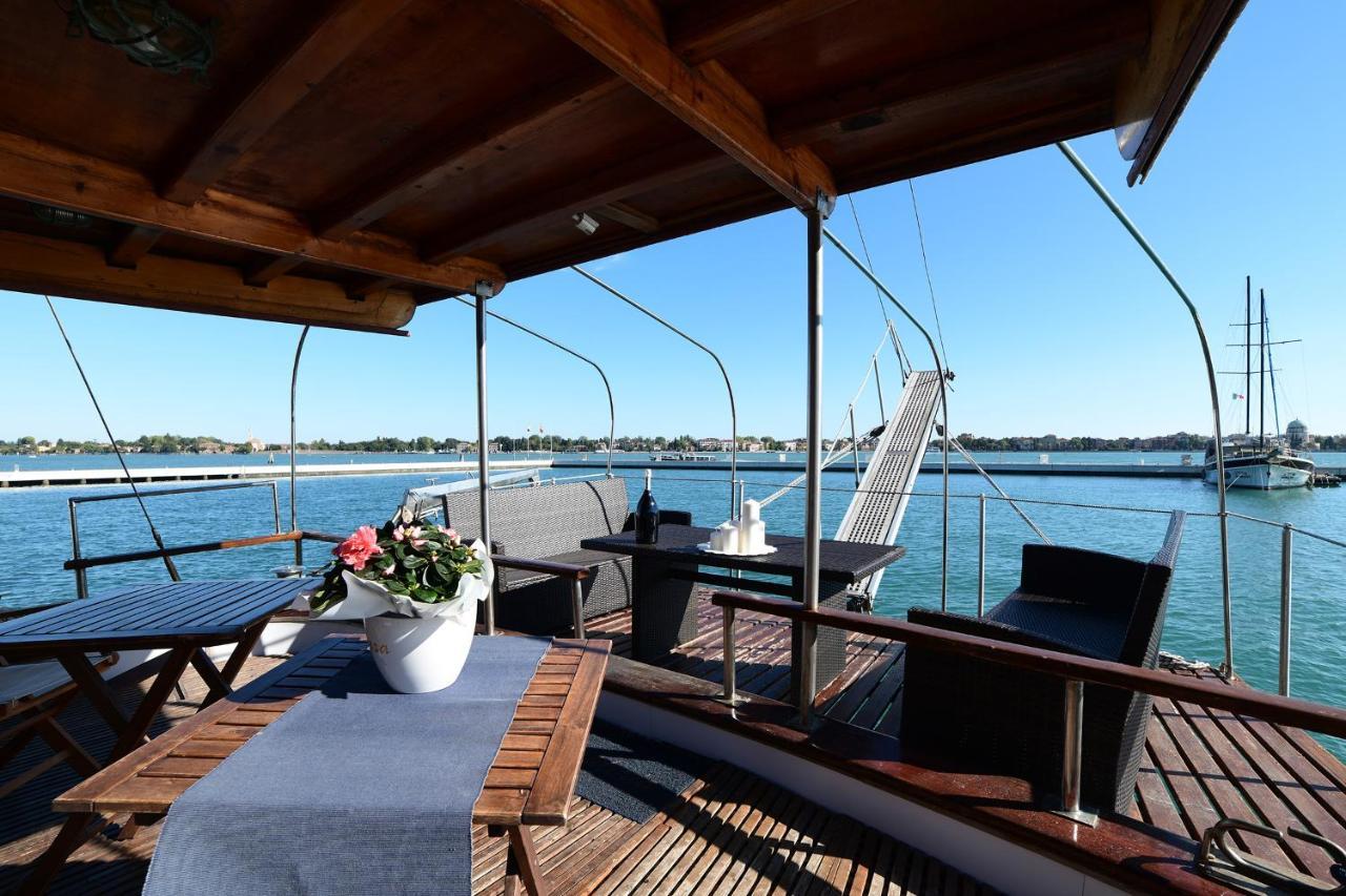 Venezia Boat & Breakfast Caicco Freedom Hotel Exterior photo