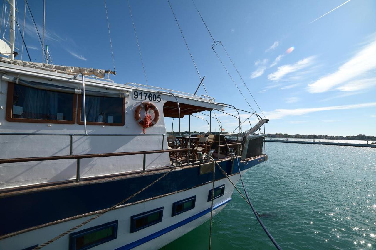 Venezia Boat & Breakfast Caicco Freedom Hotel Exterior photo