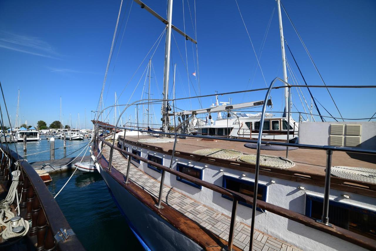 Venezia Boat & Breakfast Caicco Freedom Hotel Exterior photo
